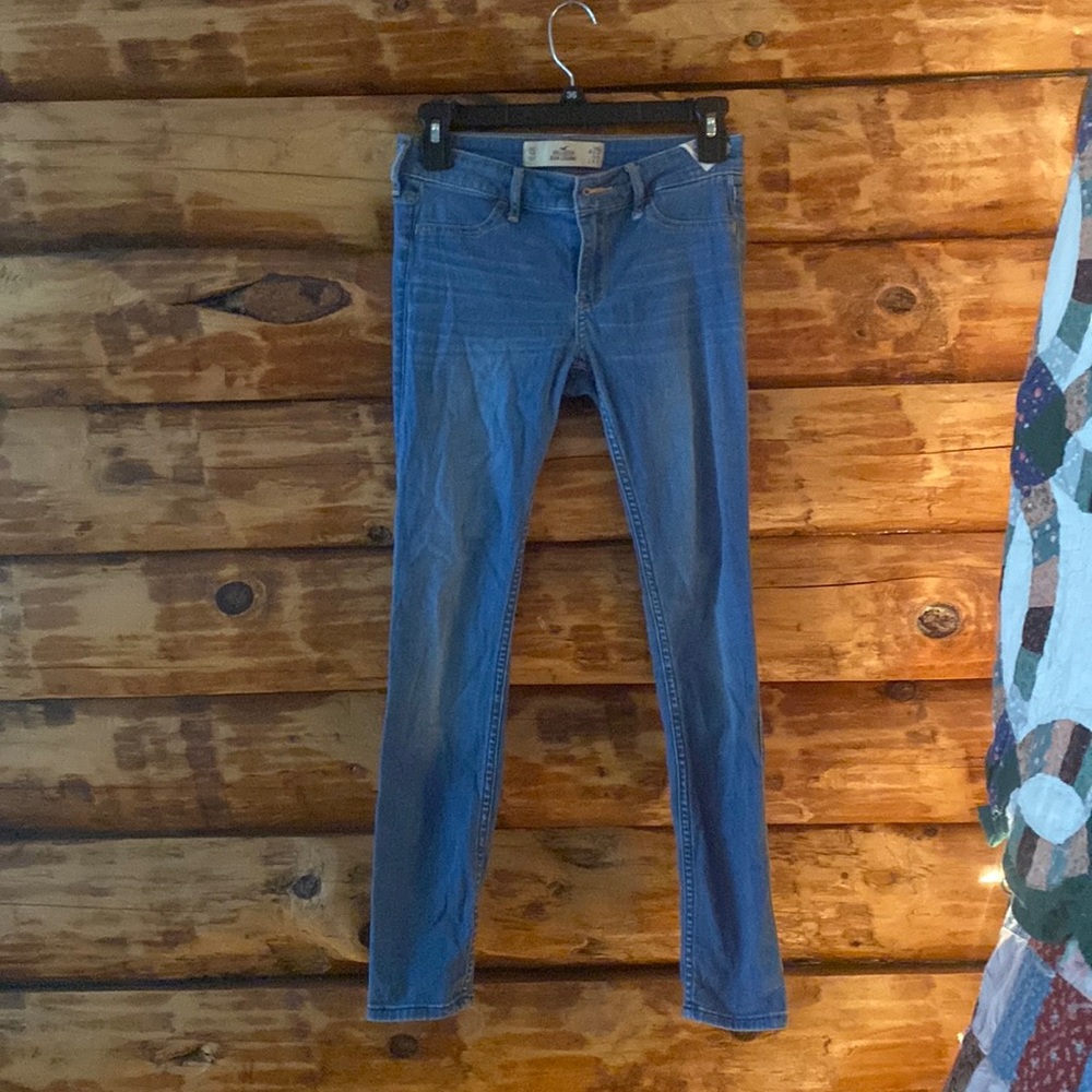 Juniors size 1S Hollister jeans